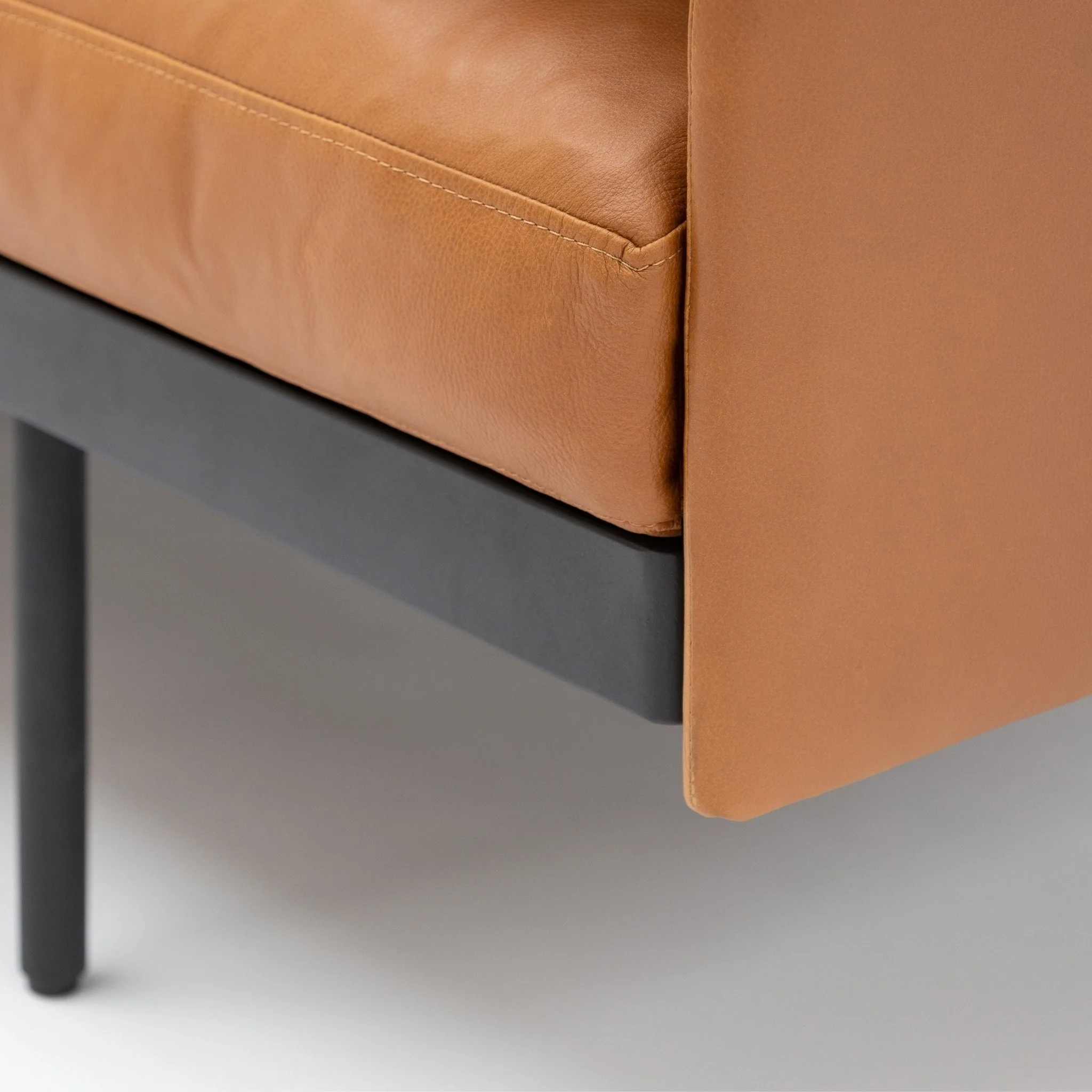 Bureau 240 Sofa - Heritage Saddle - Image 14
