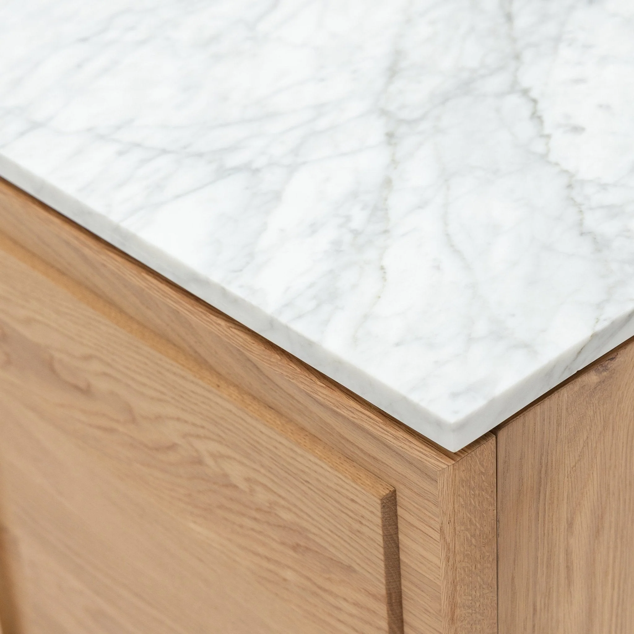 Yorke Highboard - Light Oak & Bianca Carrara - Image 7
